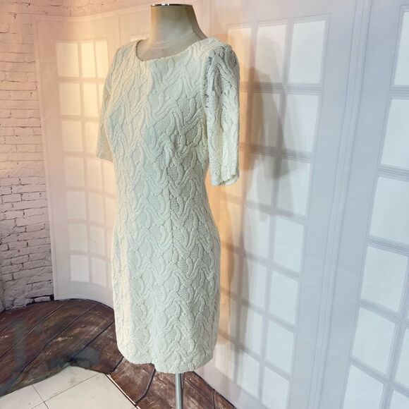 Ann Taylor NWT Ivory Textured Crew Neck Short Sleeve Sheath Dress Size 6 - Picture 3 of 9